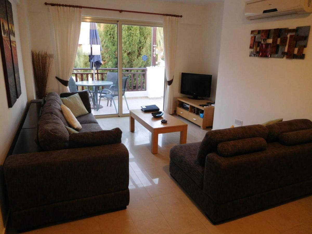 Vanessa 2 Bedroom Apartment Paphos Esterno foto